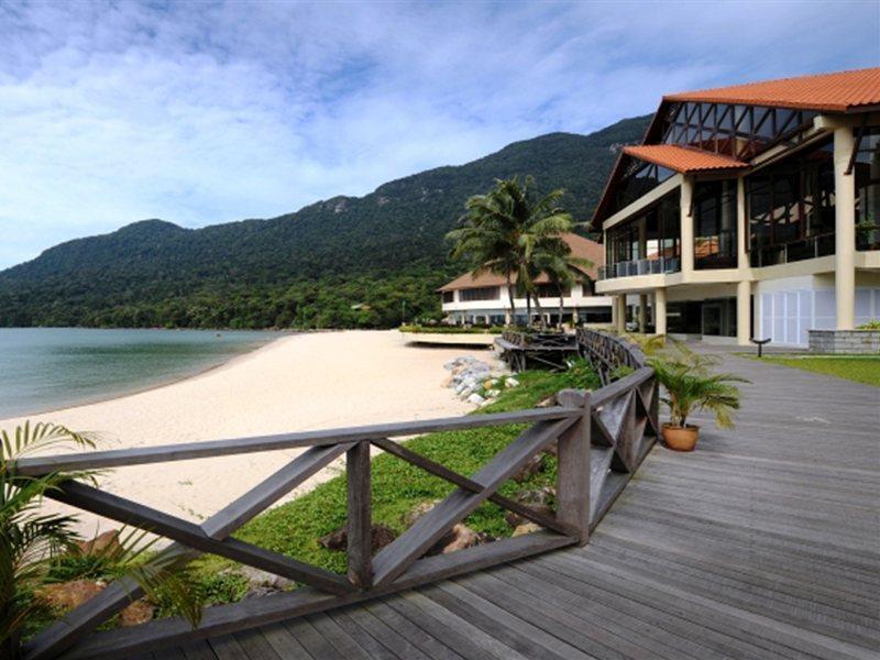 Damai Puri Resort & Spa Kuching Exteriör bild The beach at the Pangkor Laut Resort