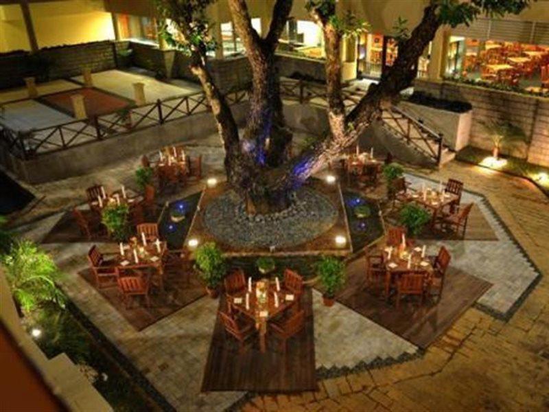 Damai Puri Resort & Spa Kuching Exteriör bild The lobby of the hotel