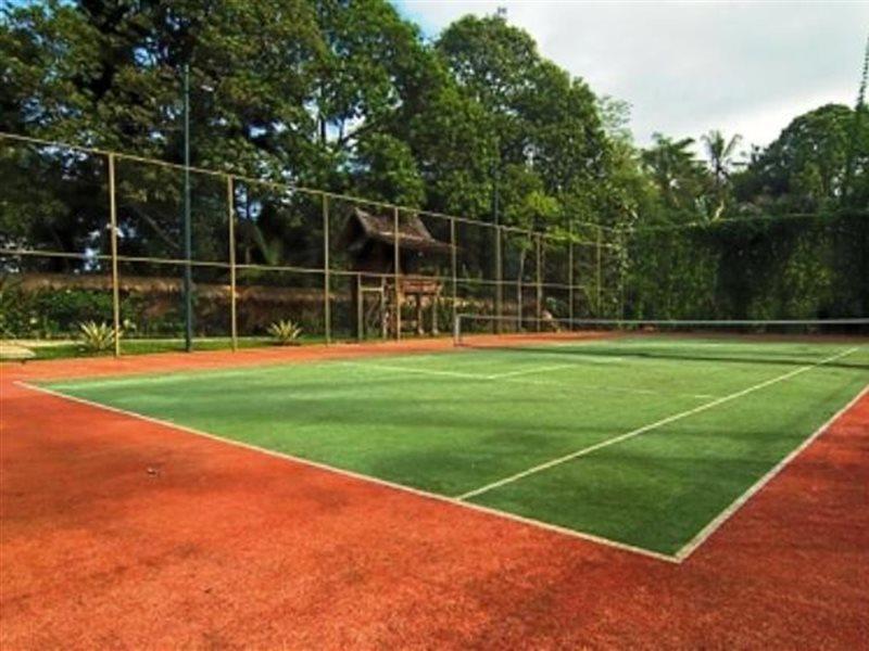 Damai Puri Resort & Spa Kuching Exteriör bild Tennis court
