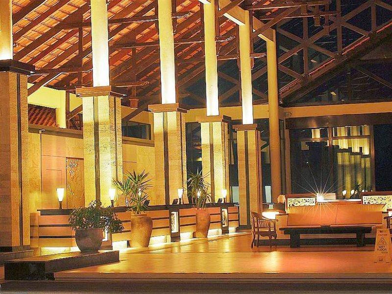 Damai Puri Resort & Spa Kuching Exteriör bild The interior of the hotel