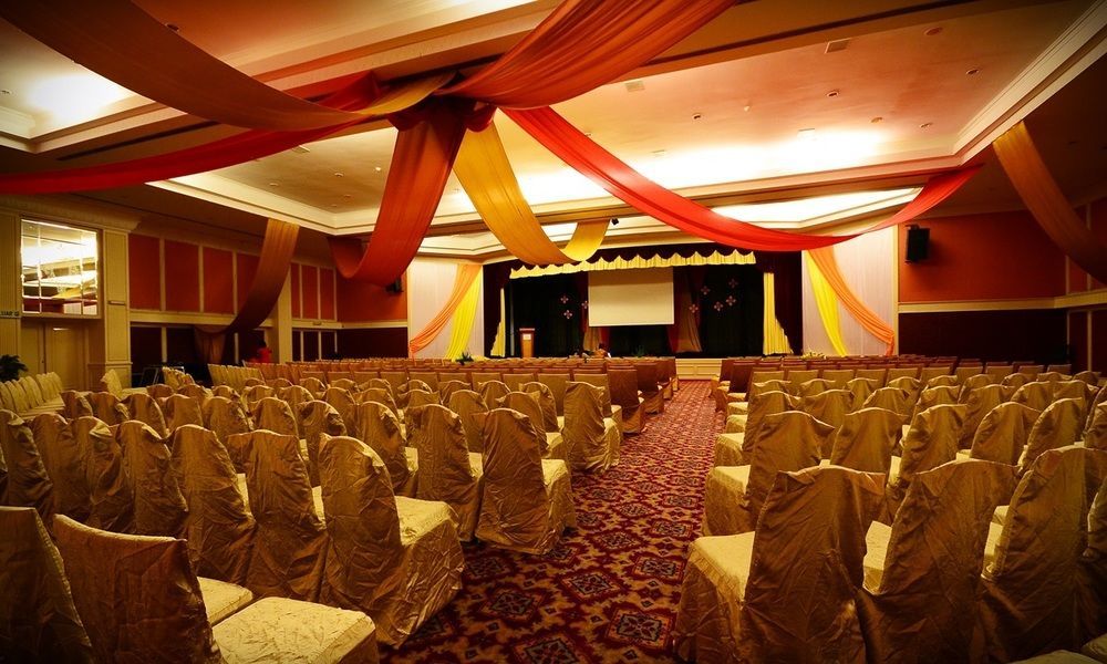 Damai Puri Resort & Spa Kuching Exteriör bild A large conference room