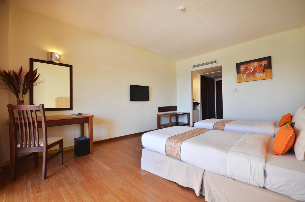 Damai Puri Resort & Spa Kuching Exteriör bild Deluxe Room