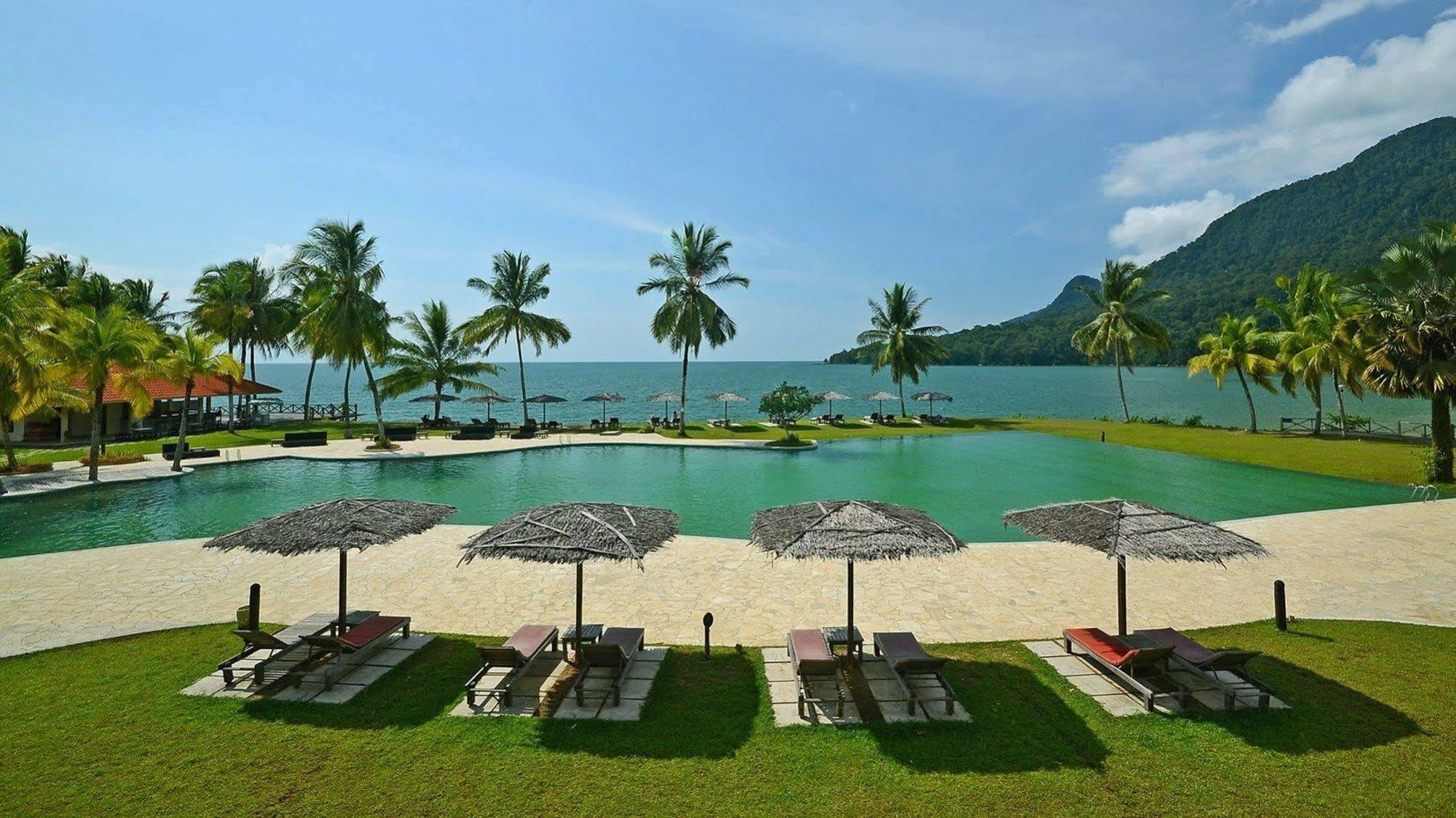 Damai Puri Resort & Spa Kuching Exteriör bild The beach at Pangkor Laut Resort